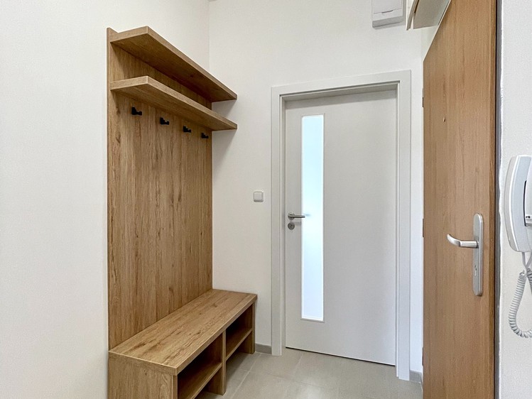 Pronájem bytu 2+kk, 48 m² (8 z 13)
