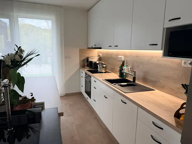 Pronájem bytu 3+kk 109 m², Zlín – náhled fotky 2