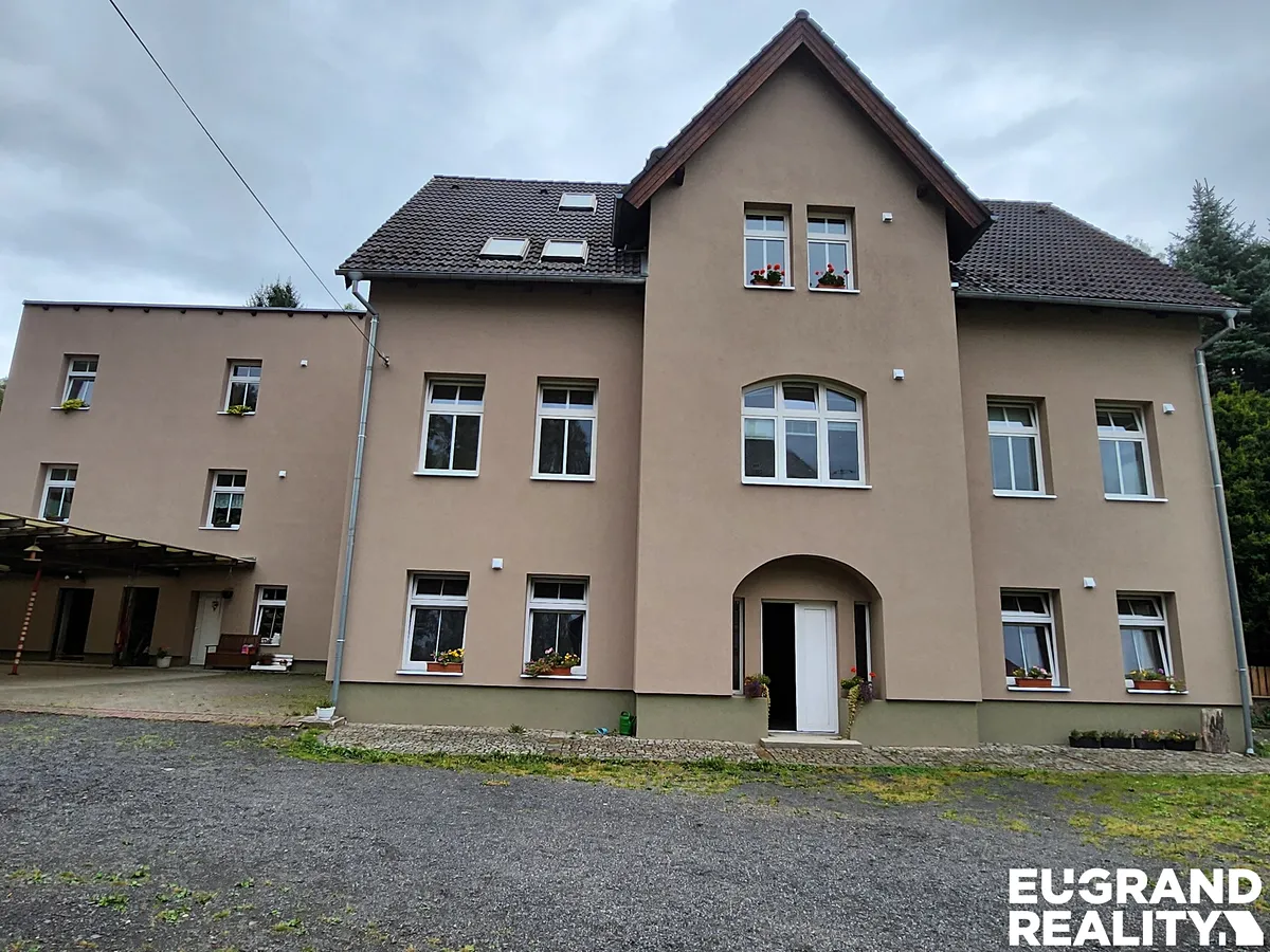 Pronájem bytu 1+kk 35 m²