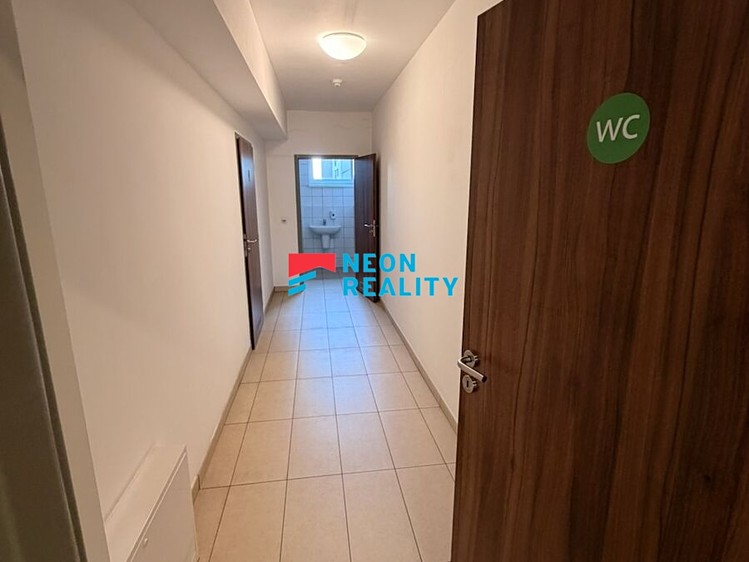 Комерційне приміщення в оренду, 24 м² (6 з 8)