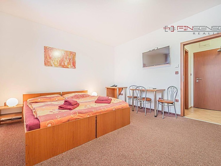 Prodej komerčního prostoru, 1 398 m² (28 z 30)