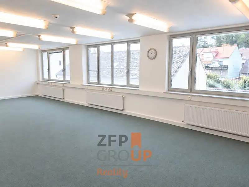 Pronájem kanceláře 54 m², Praha – náhled fotky 1