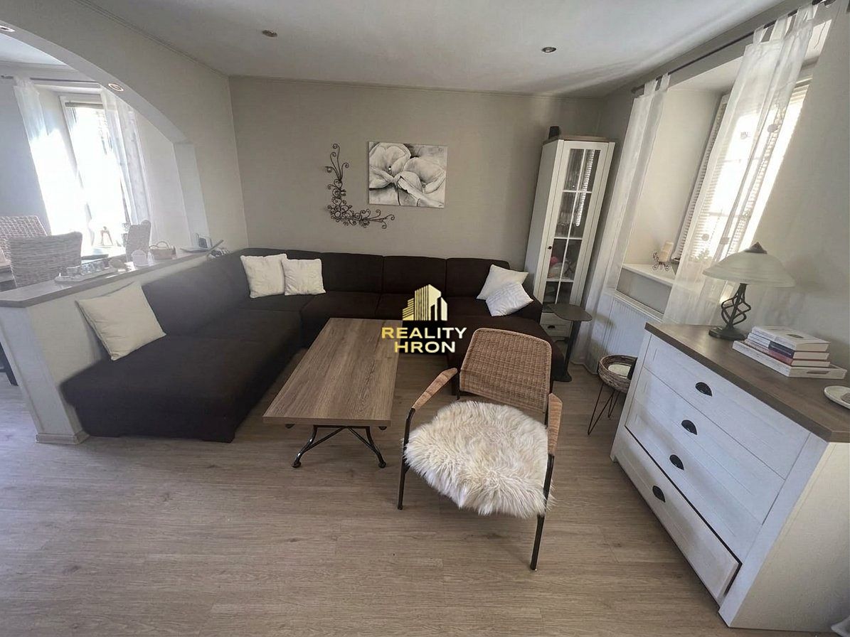 Prodej rodinného domu 250 m², pozemek 326 m² – fotografie 5