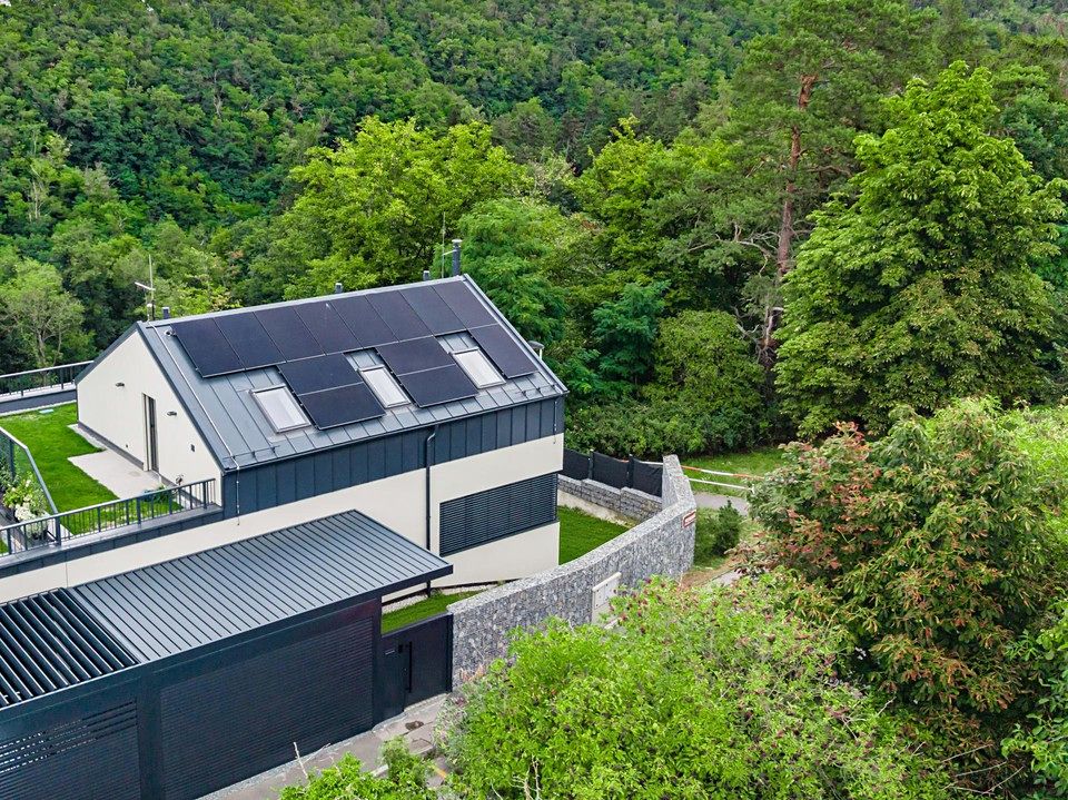Prodej rodinného domu 304 m², pozemek 362 m²