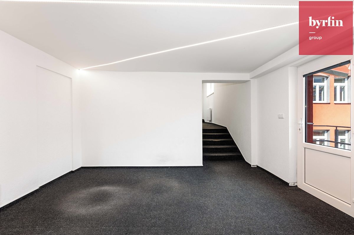 Pronájem kanceláře 135 m² – fotografie 5