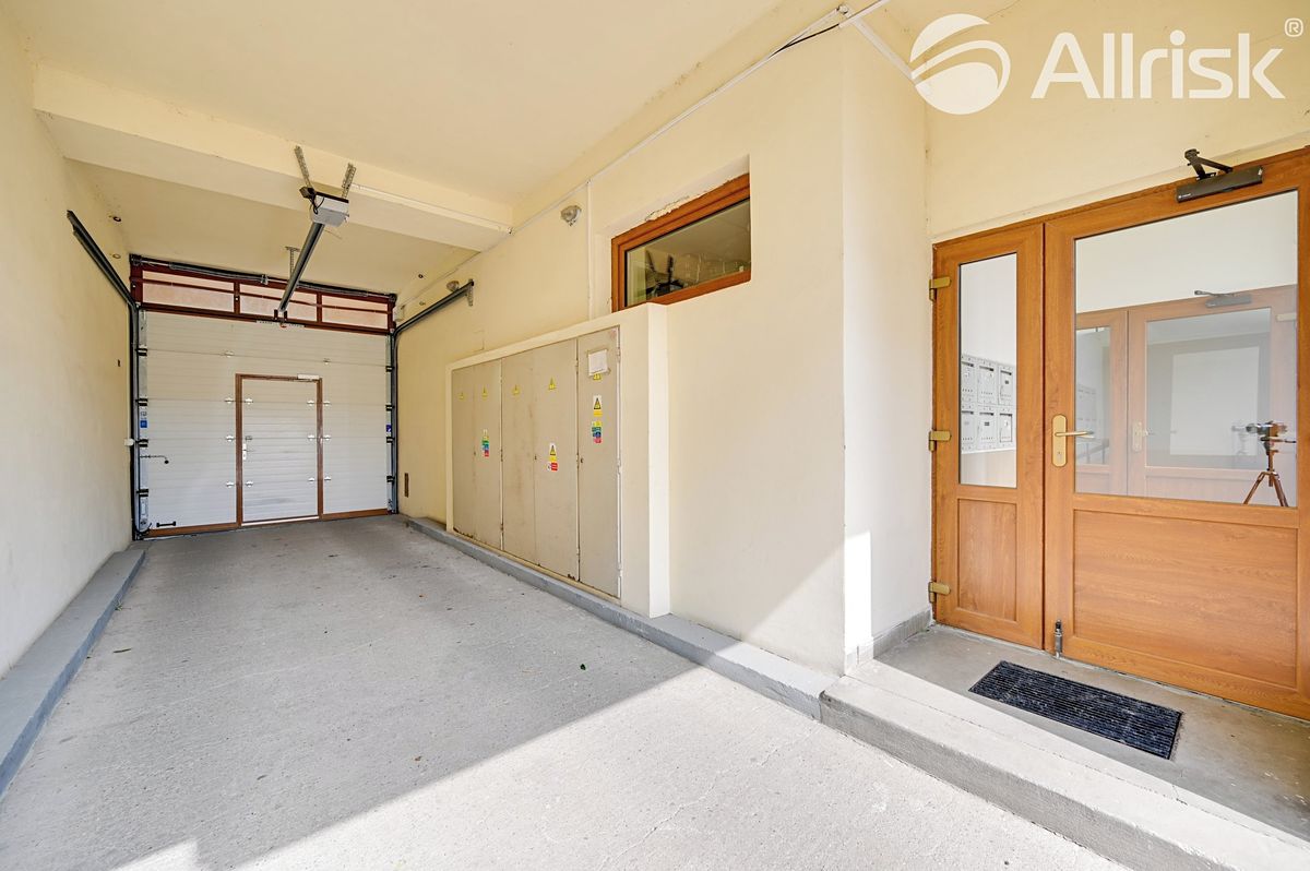 Pronájem bytu 3+1 89 m² – fotografie 2