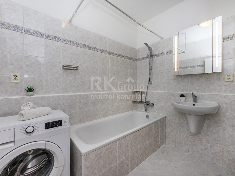 Pronájem bytu 2+kk, 65 m² (6 z 22)