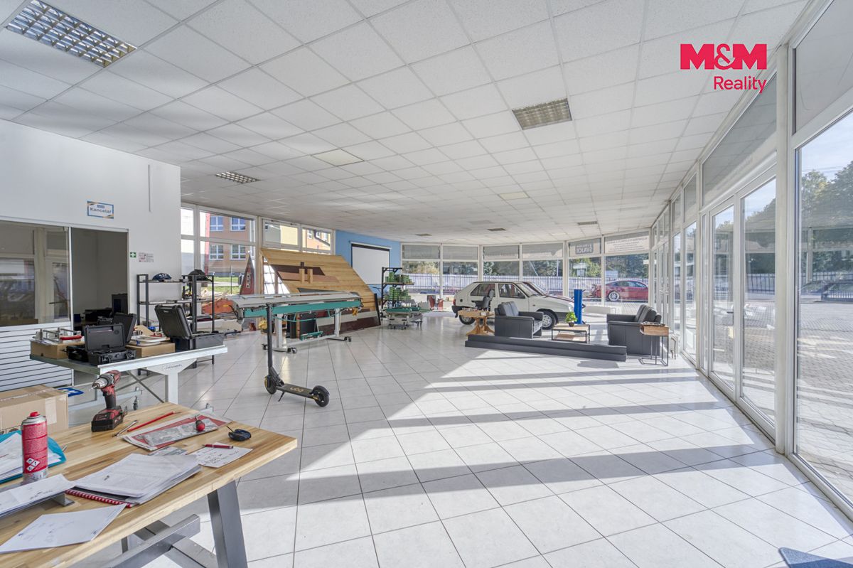 Prodej obchodního prostoru 561 m² – fotografie 2