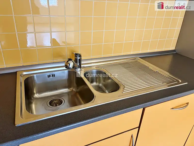 Pronájem bytu 2+kk 84 m², Praha – náhled fotky 3