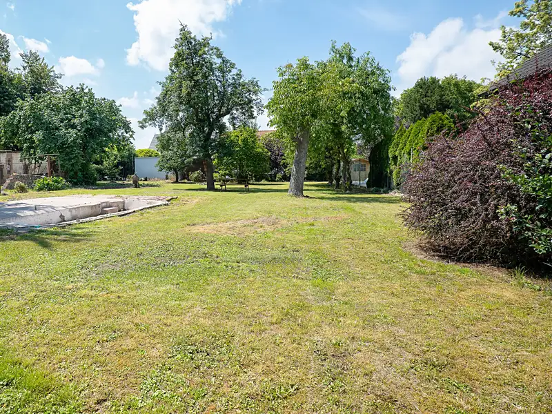 Prodej stavebního pozemku 802 m², Praha – náhled fotky 1