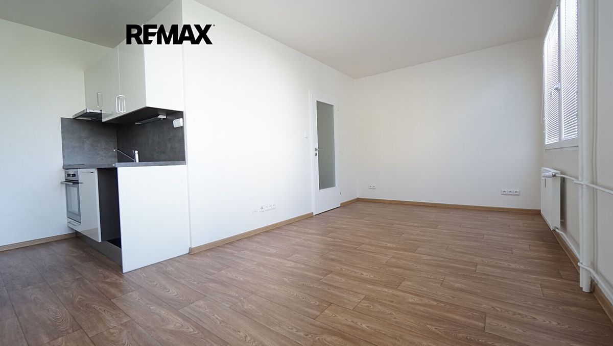 Pronájem bytu 1+kk 27 m², Praha – fotka 1 z 3