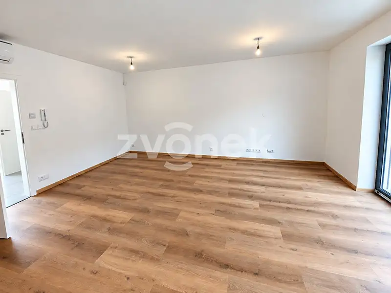 Pronájem rodinného domu 95 m², pozemek 147 m², Zlín – náhled fotky 2