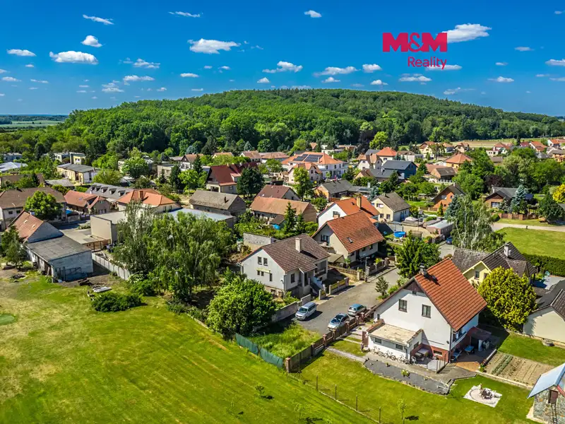 Prodej rodinného domu 135 m², pozemek 943 m², Semice – náhled fotky 1