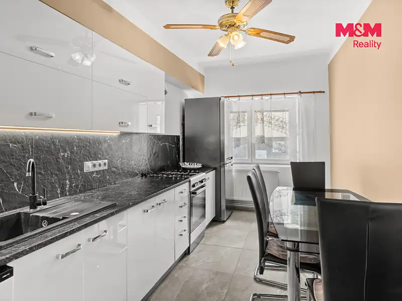 Prodej rodinného domu 156 m², pozemek 136 m², Kladno – náhled fotky 2