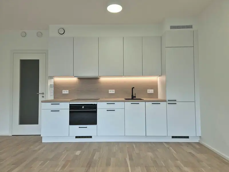 Prodej bytu 1+kk 44 m², Praha – náhled fotky 3