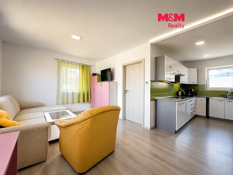 Prodej rodinného domu 70 m², pozemek 882 m², Staré Město – náhled fotky 1