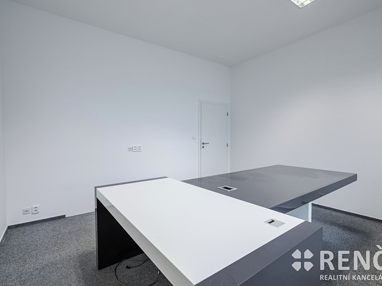 Prodej komerčního prostoru, 70 m² (14 z 20)