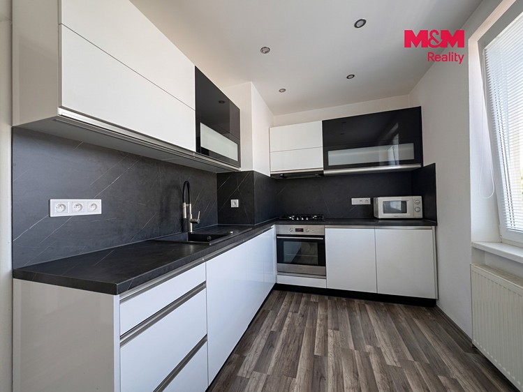 Prodej bytu 3+1, 66 m² (2 z 8)