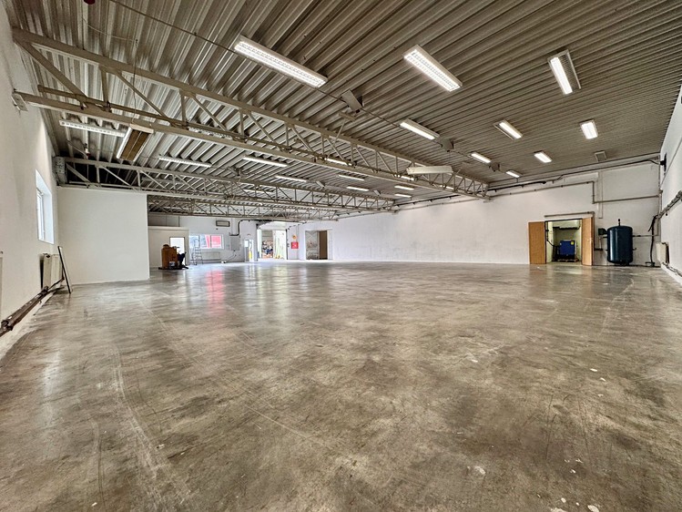 Комерційне приміщення в оренду, 613 м² (1 з 28)