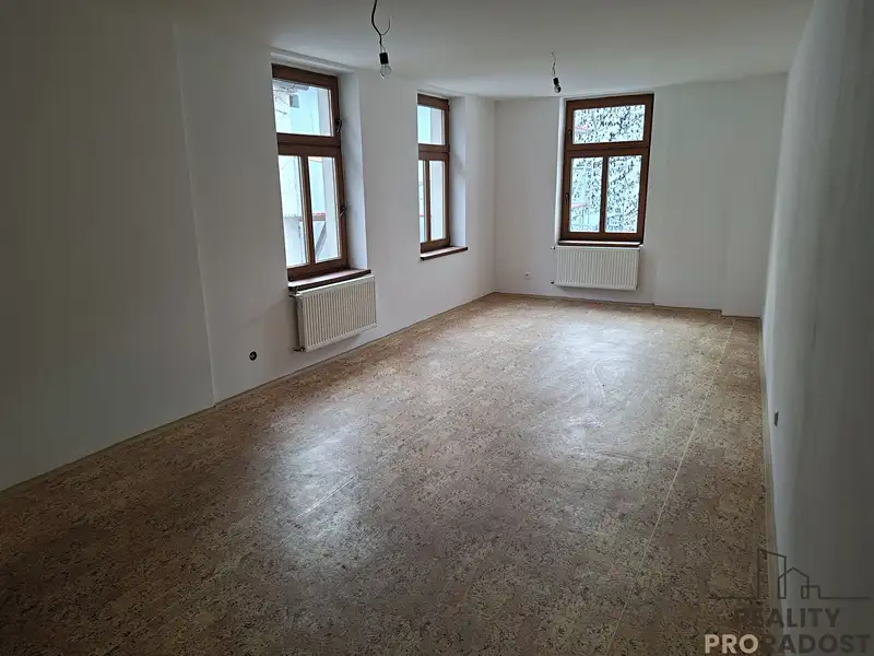 Pronájem bytu 2+1 77 m², Kladno – náhled fotky 2