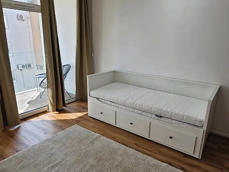 Pronájem bytu 1+kk 35 m², Znojmo – náhled fotky 3