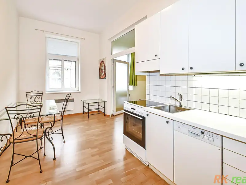 Pronájem bytu 1+1 33 m², Praha – náhled fotky 1
