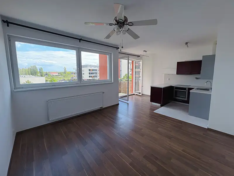 Prodej bytu 1+kk 34 m², Praha – náhled fotky 1