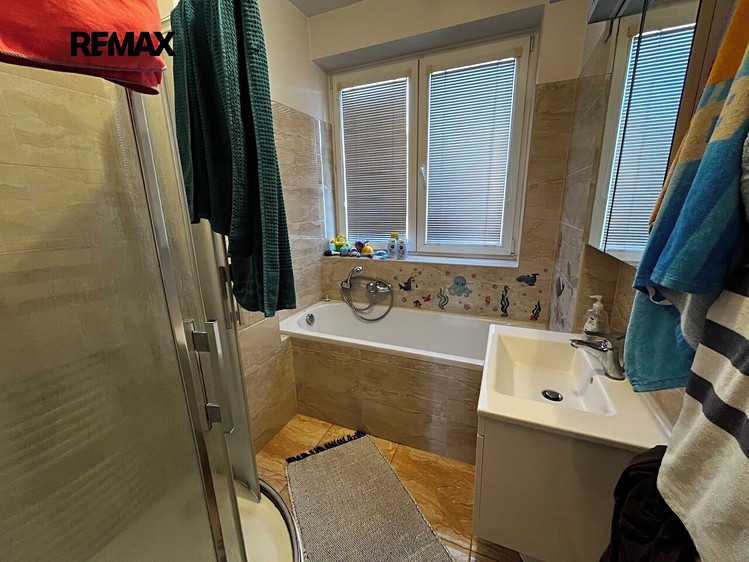 Pronájem bytu 3+kk, 77 m² (12 z 15)
