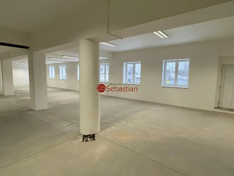 Pronájem obchodního prostoru 245 m², Jičín – náhled fotky 1