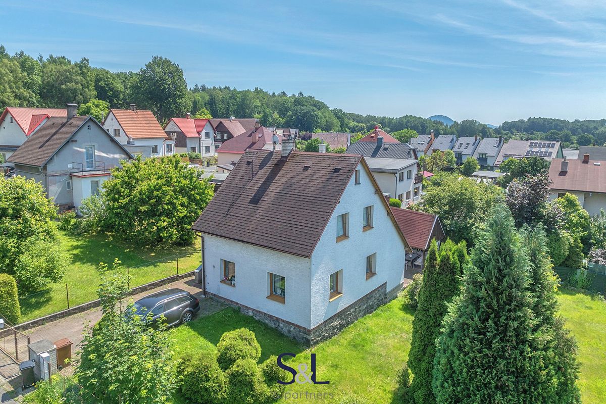 Prodej rodinného domu 145 m², pozemek 809 m², Nový Bor – fotka 1 z 3