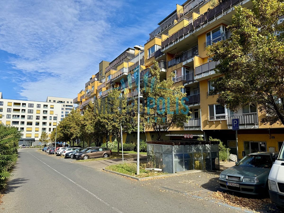 Pronájem bytu 2+kk 52 m², Praha – fotka 1 z 3