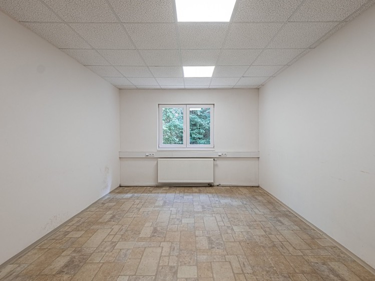 Комерційне приміщення в оренду, 3 580 м² (23 з 33)