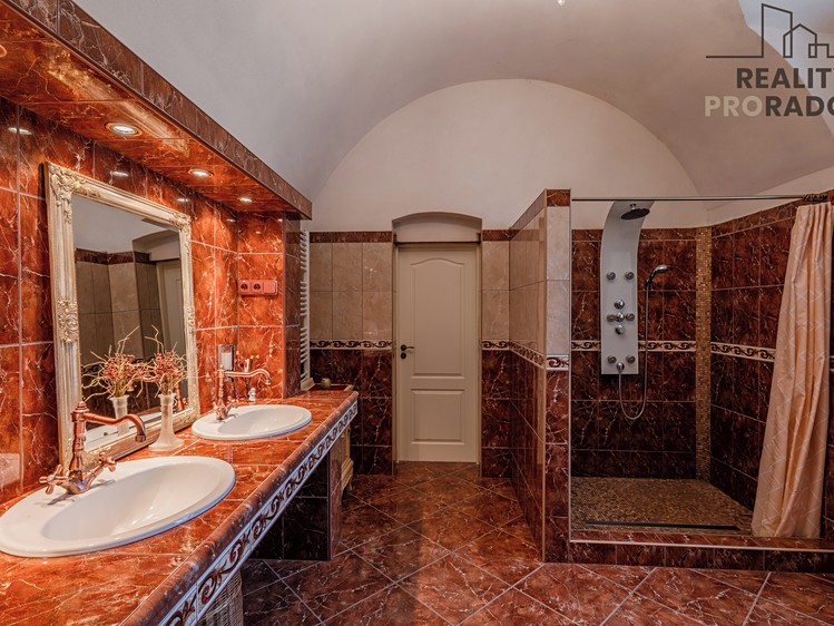Prodej domu, 292 m² (14 z 34)