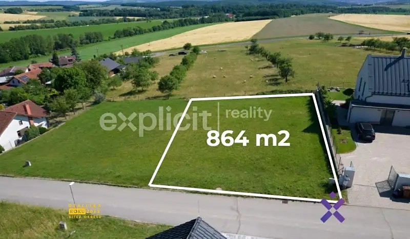 Prodej stavebního pozemku 864 m², Lukov – náhled fotky 1