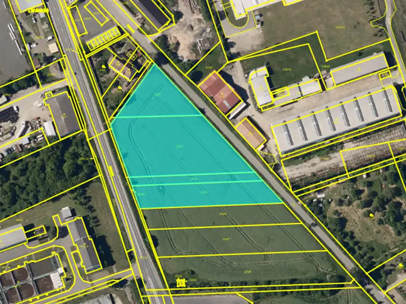 Prodej komerčního pozemku 8605 m², Hulín – náhled fotky 1