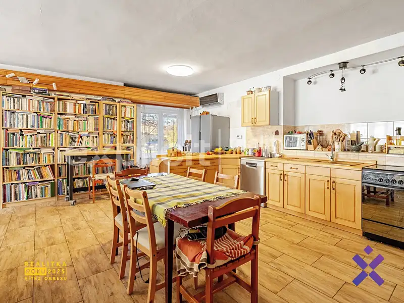 Prodej rodinného domu 250 m², pozemek 1361 m², Plumlov – náhled fotky 3