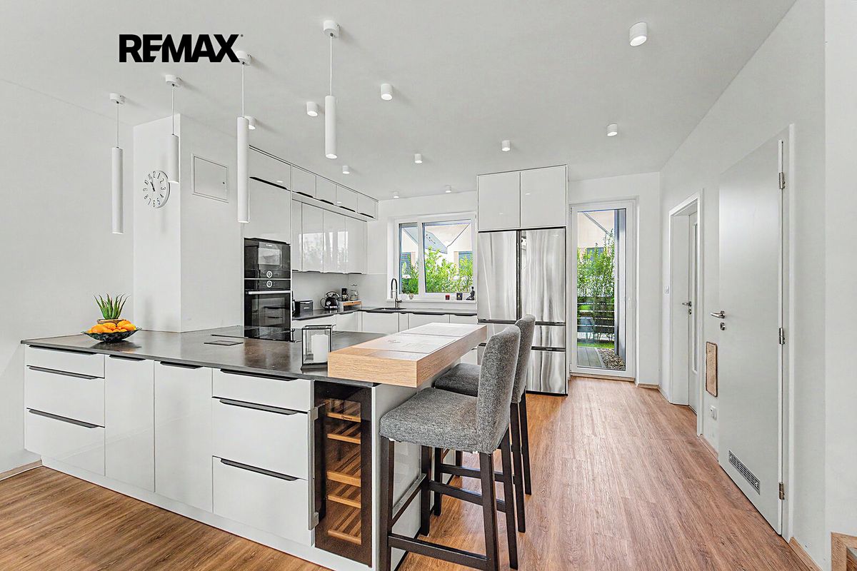 Prodej rodinného domu 144 m², pozemek 265 m², Chýně – fotka 1 z 3