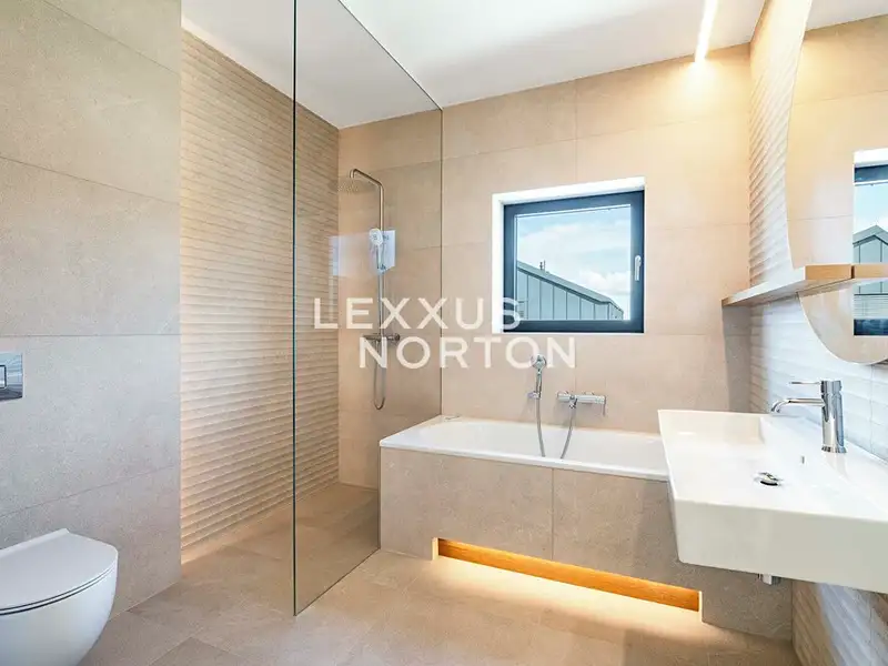 Prodej rodinného domu 189 m², pozemek 340 m², Praha – náhled fotky 3