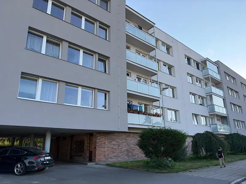 Pronájem bytu 3+1 81 m², Hradec Králové – náhled fotky 3