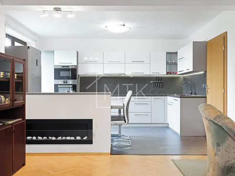 Prodej rodinného domu 218 m², pozemek 951 m², Pržno – náhled fotky 2
