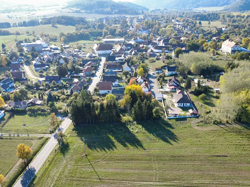 Prodej stavebního pozemku 1393 m², Žichovice – náhled fotky 3