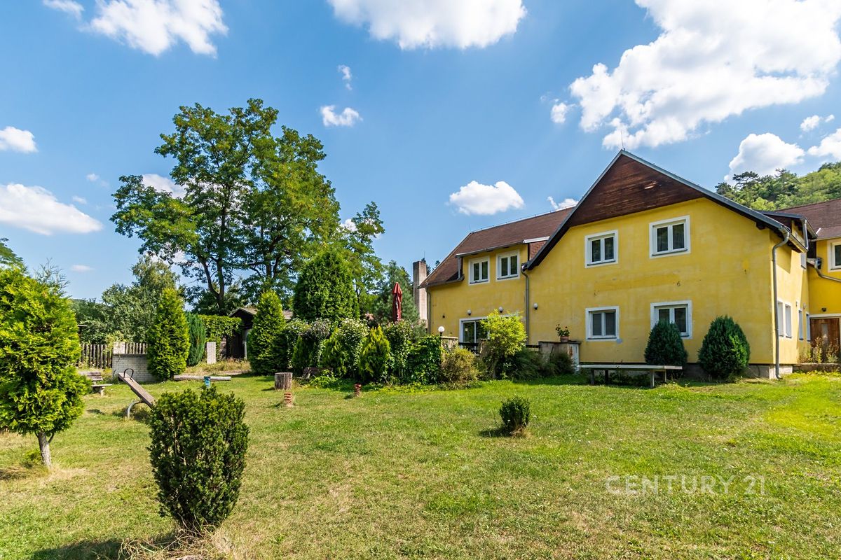 Prodej rodinného domu 1310 m², pozemek 870 m²