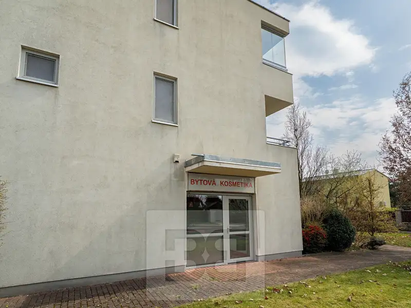 Pronájem obchodního prostoru 35 m², Praha – náhled fotky 1