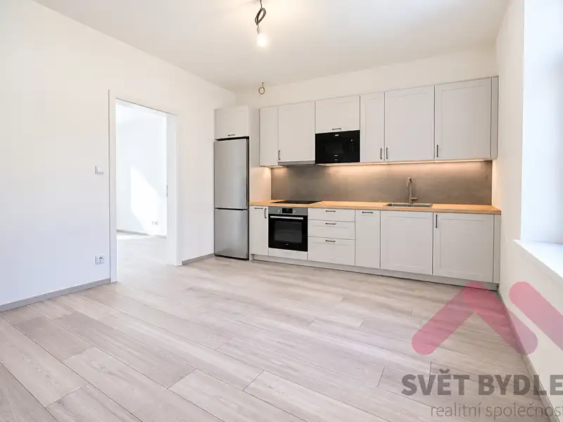 Pronájem bytu 3+1 65 m², Praha – náhled fotky 1