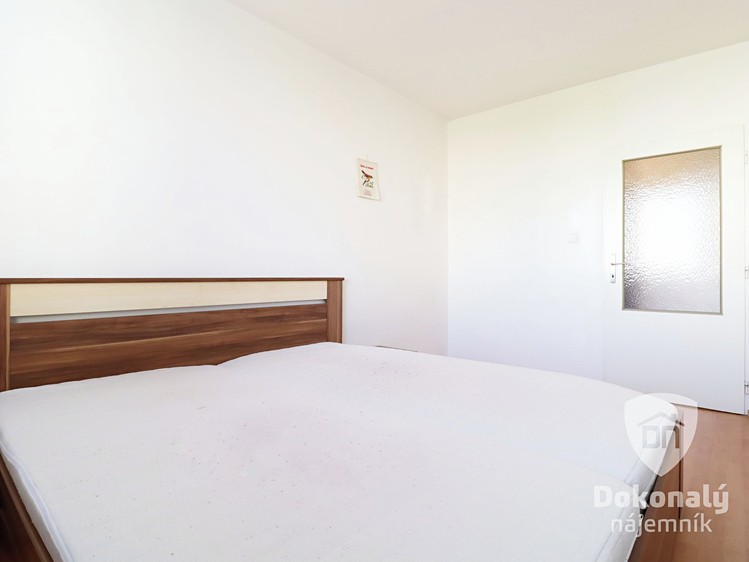Pronájem bytu 2+kk, 43 m² (7 z 9)