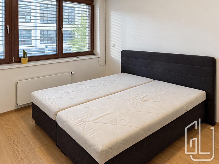 Pronájem bytu 2+kk, 56 m² (7 z 11)