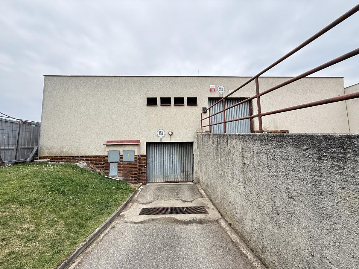 Pronájem garáže 22 m² – fotografie 4