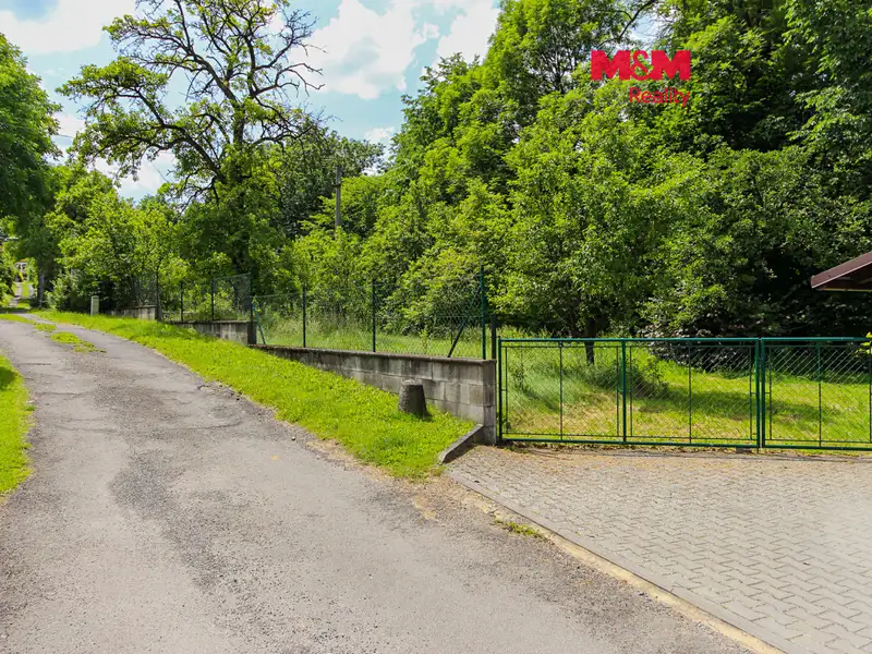 Prodej stavebního pozemku 599 m², Zlaté Hory – náhled fotky 1