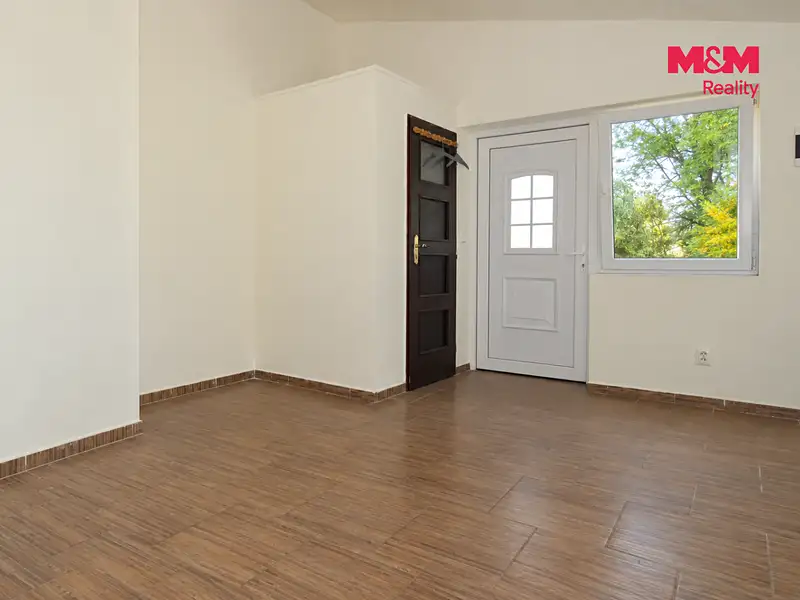 Pronájem bytu 1+kk 20 m², Červené Pečky – náhled fotky 2