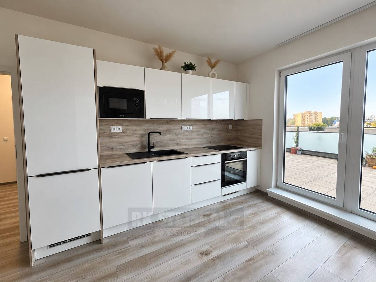 Pronájem bytu 2+kk 56 m² – fotografie 5